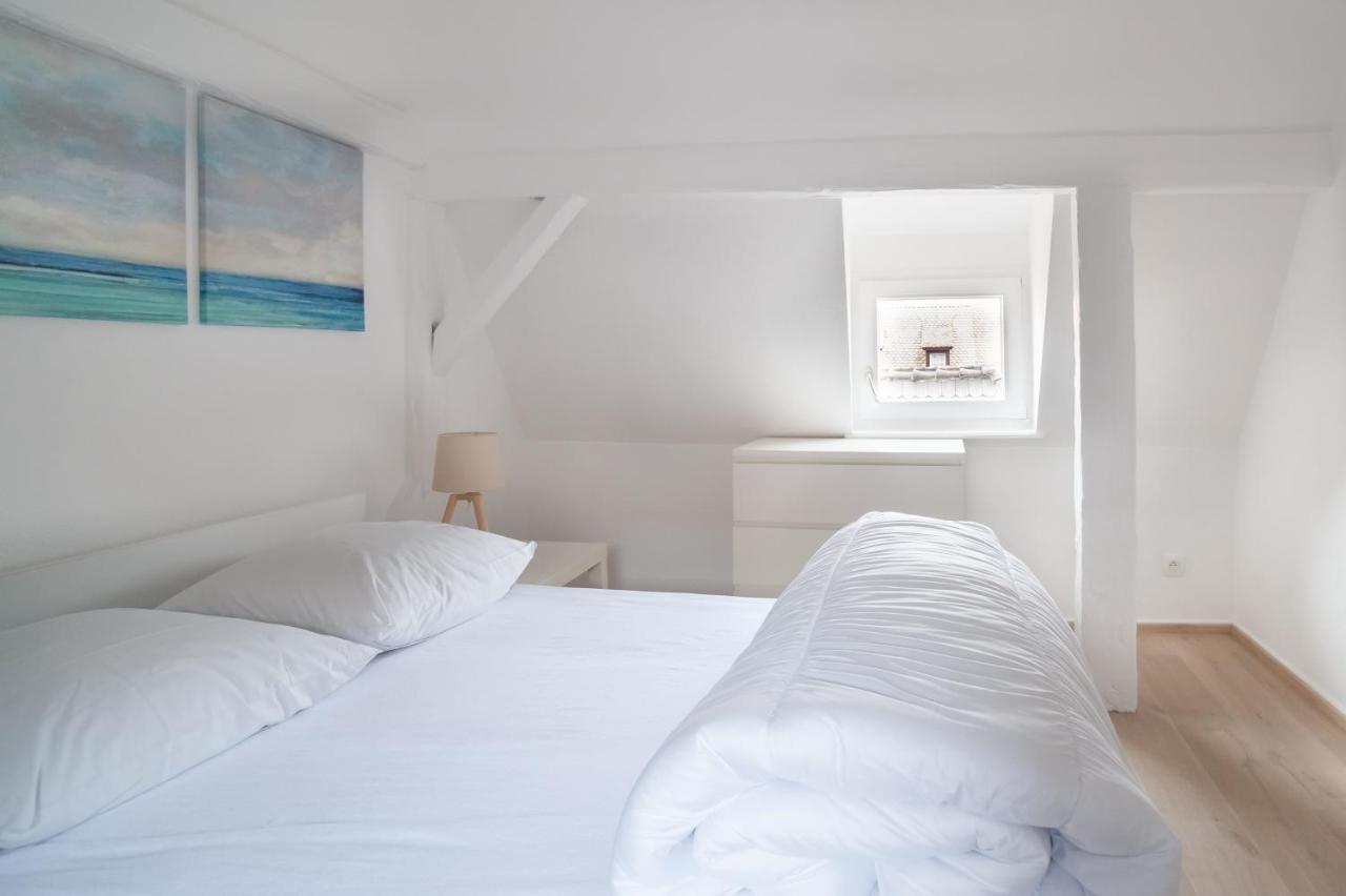 Loft Apartment *